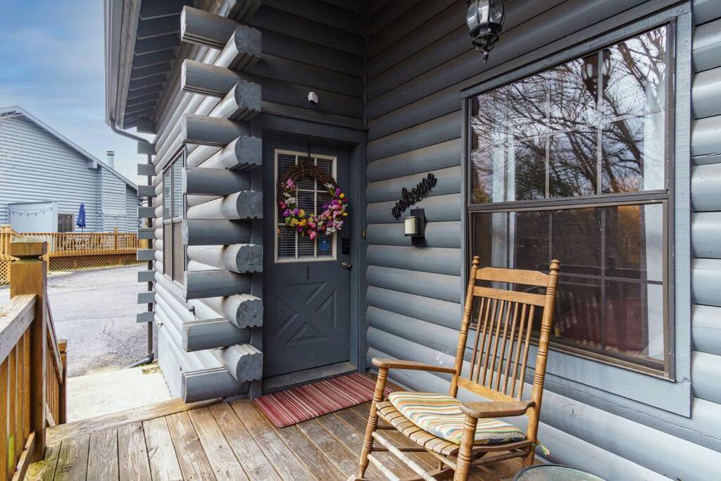 3 Bedroom Log Cabin Condo Close To Everything! 브랜슨 외부 사진