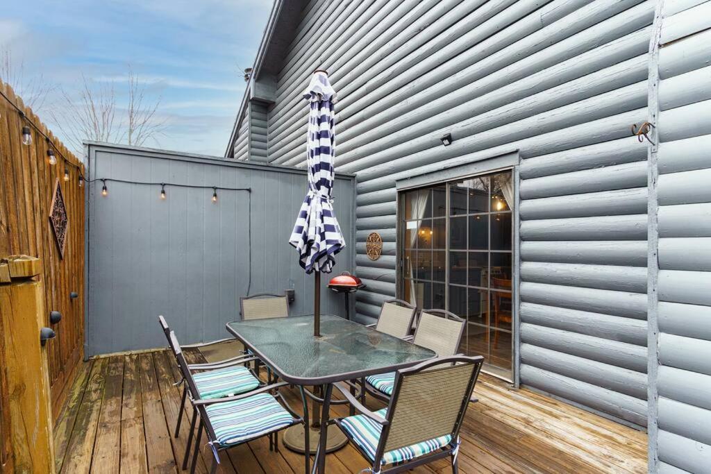 3 Bedroom Log Cabin Condo Close To Everything! 브랜슨 외부 사진
