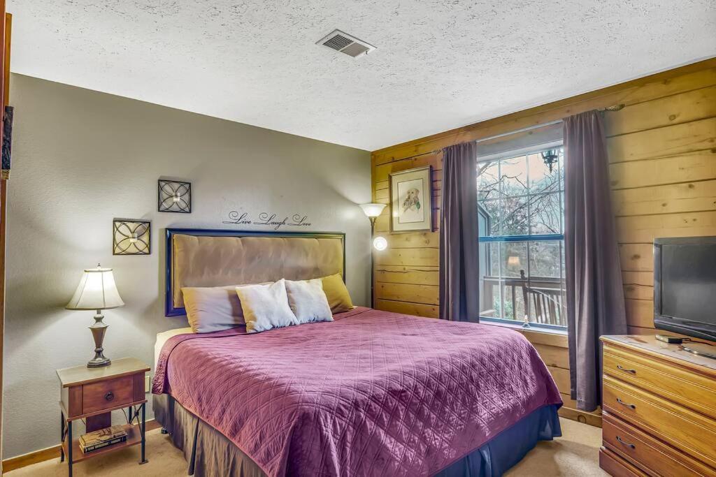 3 Bedroom Log Cabin Condo Close To Everything! 브랜슨 외부 사진